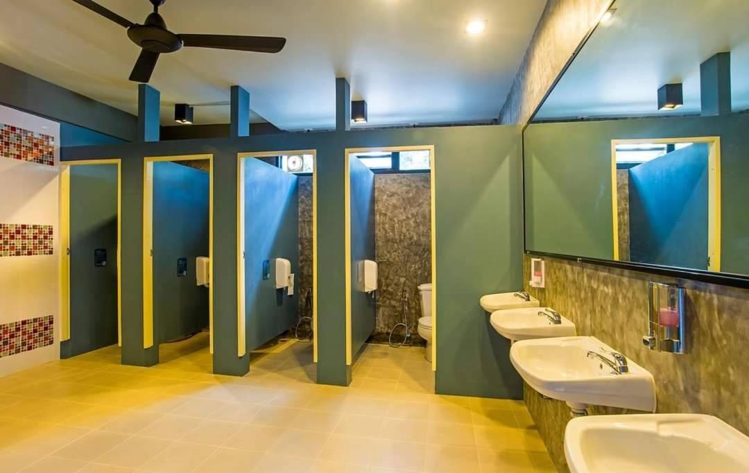 A Pousada Amity Poshtel Krabi town Exterior foto