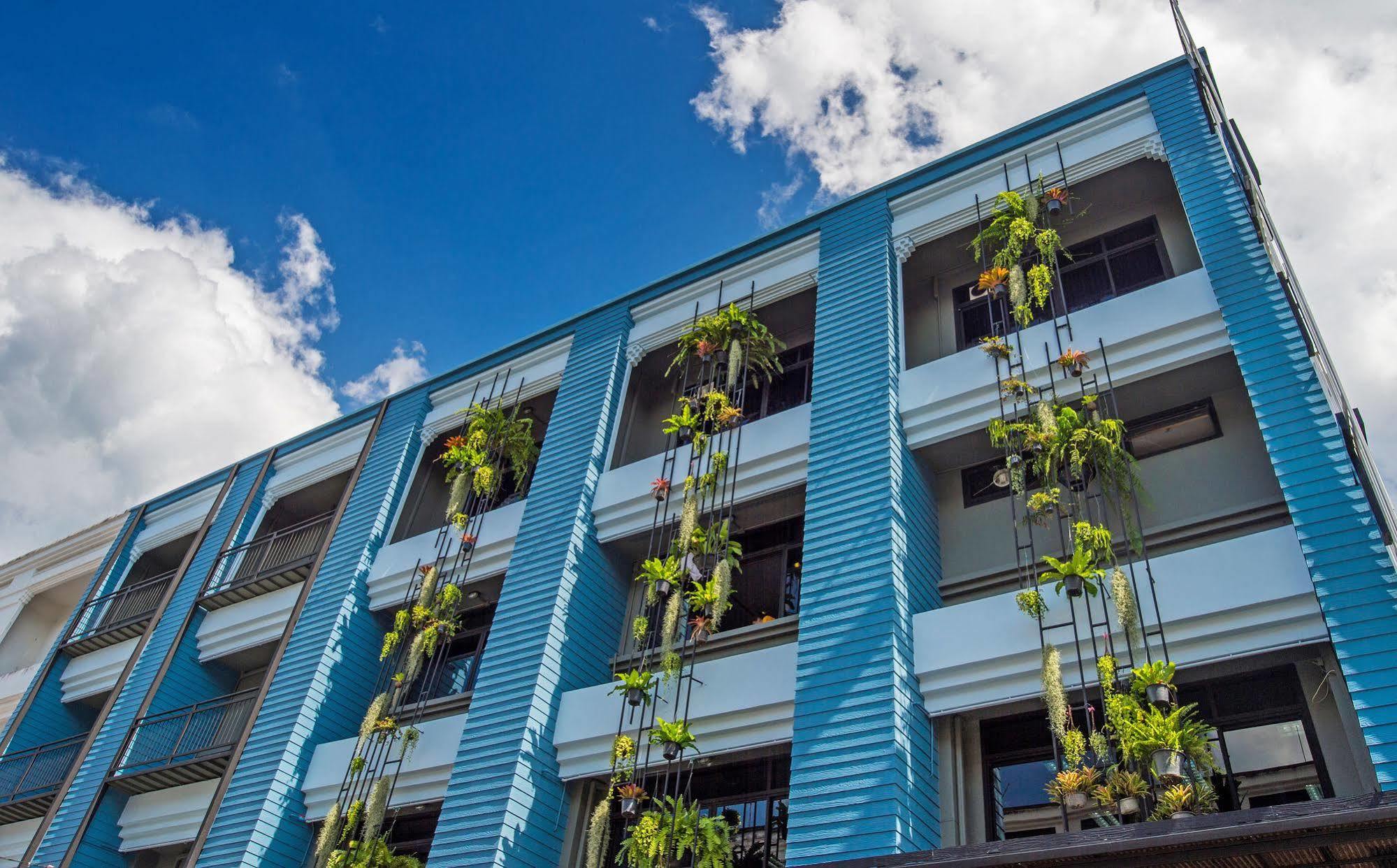 A Pousada Amity Poshtel Krabi town Exterior foto