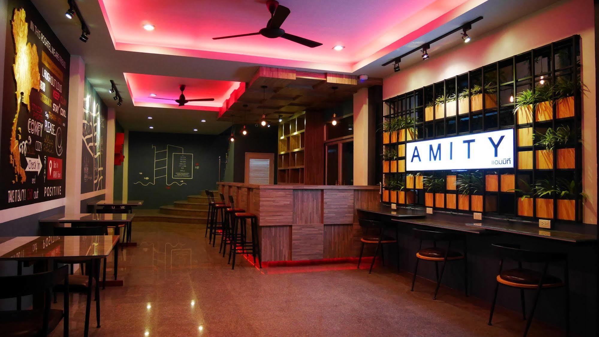 A Pousada Amity Poshtel Krabi town Exterior foto